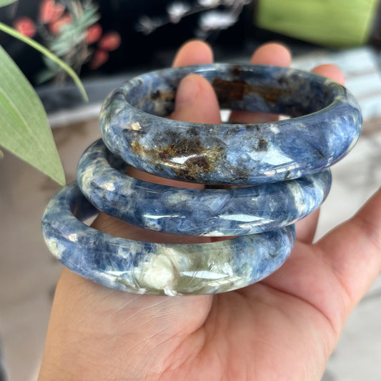 Natural Blue Kyanite Bangle – Blue & White in Perfect Harmony