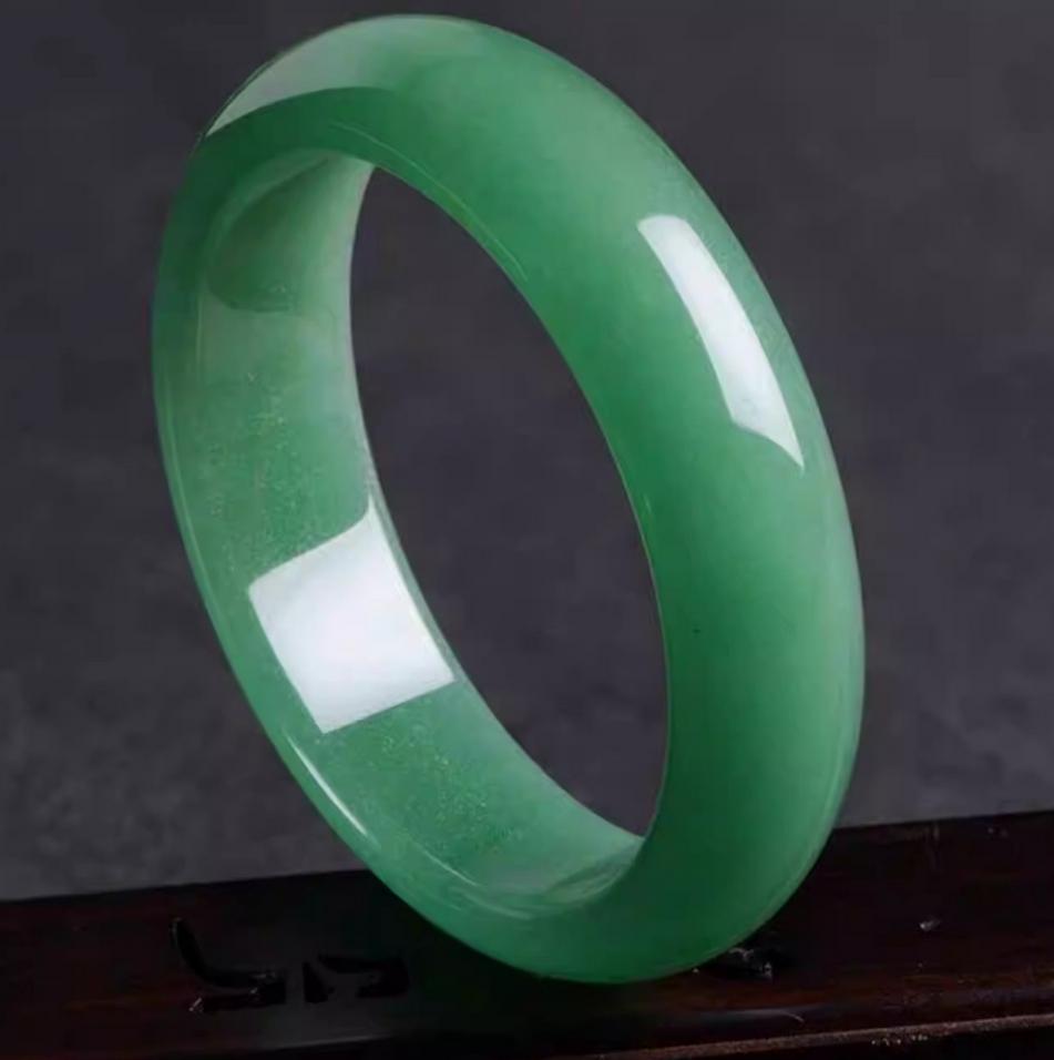 Natural high-quality aventurine jade hard bangle