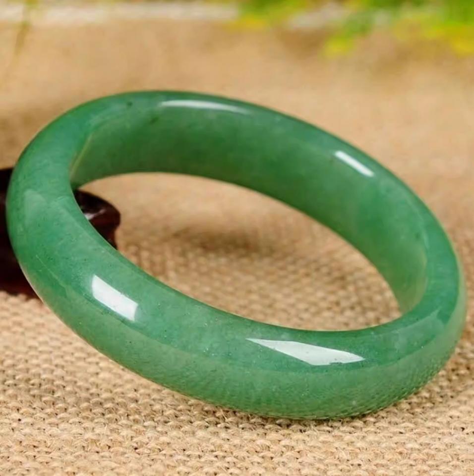 Natural high-quality aventurine jade hard bangle